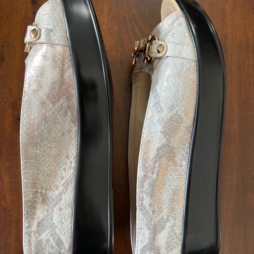 Helen's Heart Snake Print Size 10 Wedge Shoes NWOB - Picture 5 of 6